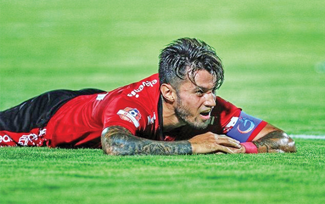 DILIRIK: Bintang Bali United Stefano Lilipaly dirumorkan akan merapat ke Persis Solo. (ALIT BINAWAN/RADAR BALI)