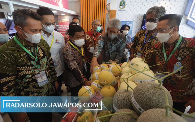 Digitalisasi Nusantara Expo & Summit (DNES) 2022 digelar di Edutorium Universitas Muhammadiyah Surakarta (UMS), Selasa (29/3). (M.IHSAN/RADAR SOLO)