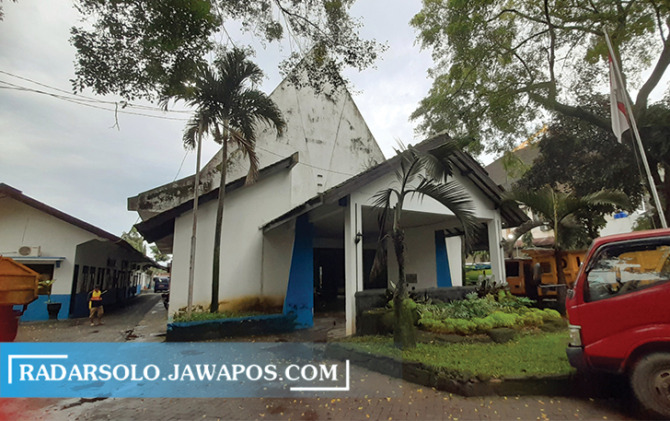 TERMASUK BCB: Kantor Dinas Lingkungan Hidup (DLH) Karanganyar akan diusulkan untuk direhab. (RUDI HARTONO/RADAR SOLO)