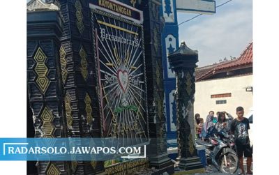 Kondisi tugu salah satu perguruan silat yang dirusak massa di Kecamatan Sukodono, kemarin. (ISTIMEWA)