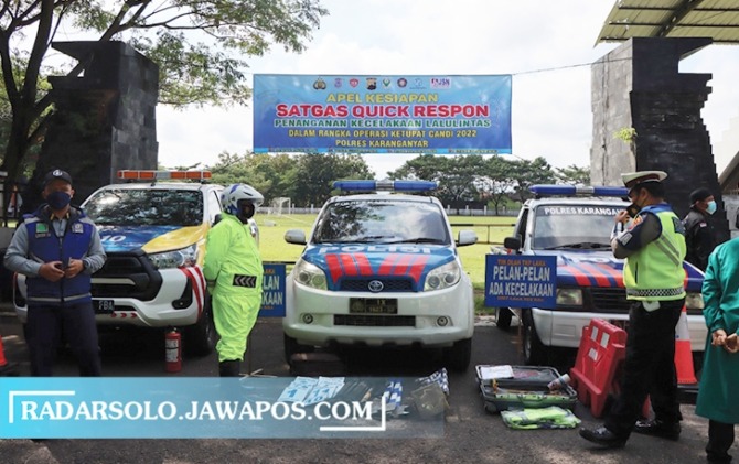 KOORDINASI: Tim gabungan gelar apel persiapan penanganan arus lalu lintas jelang Lebaran di kompleks GOR Raden Mas Said, Sabtu (9/4) pagi. (RUDI HARTONO/RADAR SOLO)