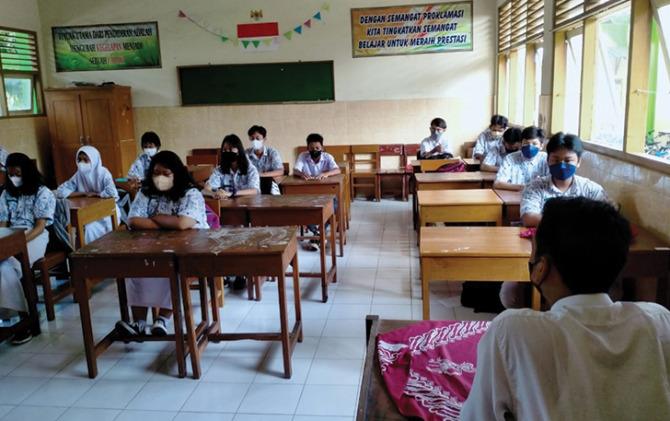 Suasana kelas SMPN SMPN 12 Surakarta yang ditetapkan sebagai salah satu sekolah inklusi. (M IHSAN/RADAR SOLO)