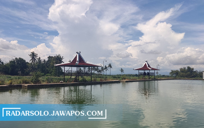 BERPONTESI: Kolam di sekitar Umbul Soka Nandi, Desa Sambiroto, Kecamatan Pracimantoro, Wonogiri. (IWAN ADI LUHUNG/RADAR SOLO)