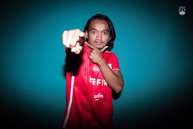 Taufiq Febriyanto jadi pemain kedua Persis Solo musim ini yang diresmikan manajemen Persis Solo. (OFFICIAL PERSIS SOLO)