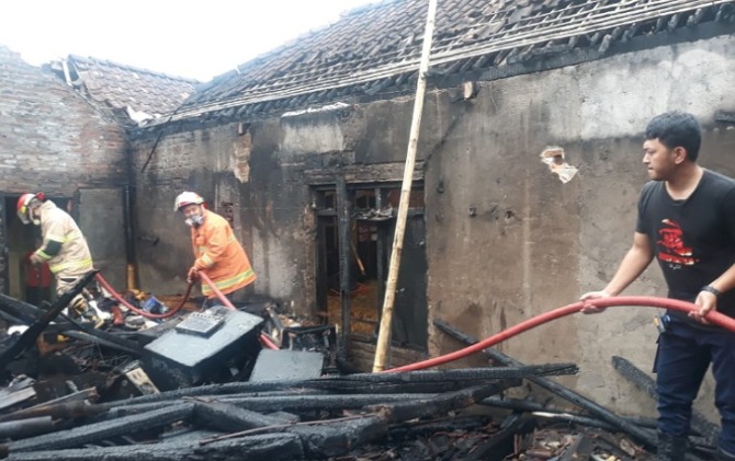 Rumah milik warga Sepandan Lor RT 18 RW 03, Desa/Kecamatan Selo yang hangus terbakar, Jumat (20/5).