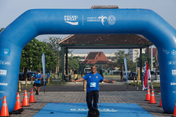 Pocari Sweat Sport (Run) Tourism di Pura Mangkunegaran, Minggu (22/5). (M. IHSAN/RADAR SOLO)