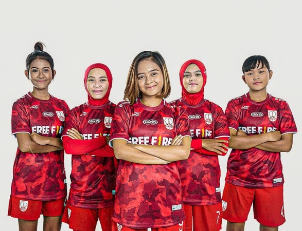 Dari kiri, Ayu Lidya, Tia Darti Septiawati, Hanipa Halimatusyadiah, Rosdillah Siti Nurrohmah, dan Helsya Maesaroh resmi direkrut Persis Women musim ini. (PERSIS SOLO OFFICIAL)