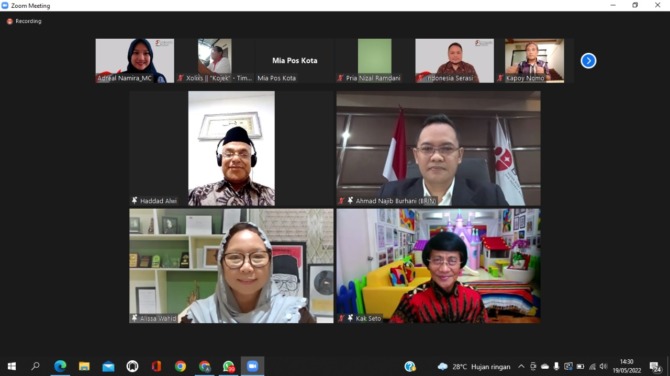Hadad Alwi Assegaf dan sejumlah tokoh dalam konferensi pers via zoom, Jumat (20/5). (SEPTINA FADIA/RADAR SOLO)