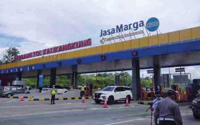 Gerbang Tol Kalikangkung, Semarang. (RADAR SEMARANG)