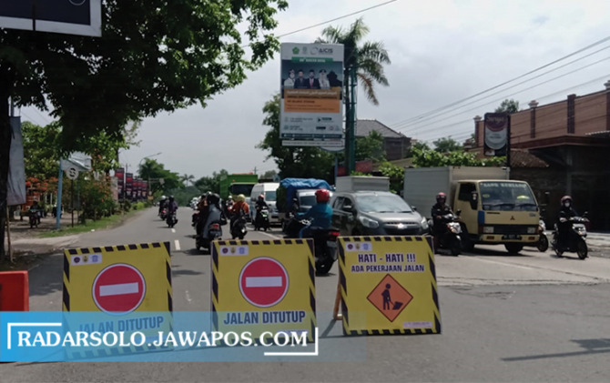 ILUSTRASI: Penutupan jalan di Sragen. (RADAR SOLO PHOTO)