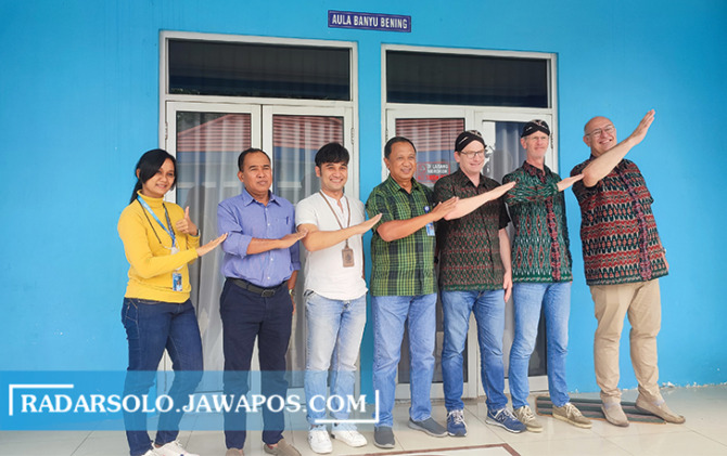 MENTORING: Perwakilan manajemen perusahaan asal Belanda saat melakukan kunjungan ke Sragen belum lama ini. (AHMAD KHAIRUDIN/RADAR SOLO)