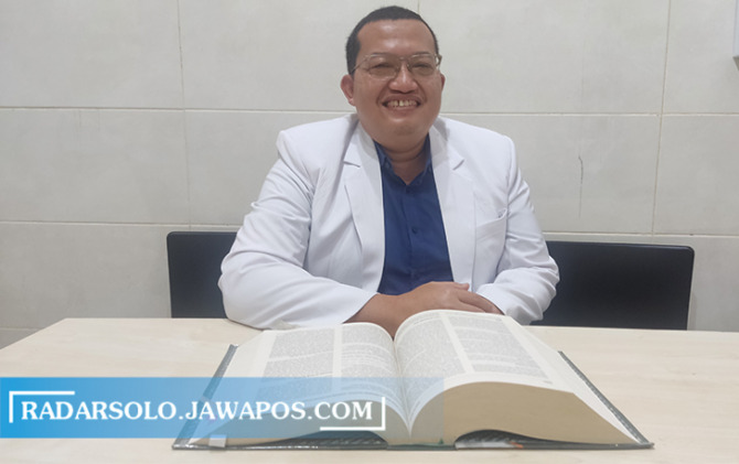 Sudaryono, Sp.PD, Dokter spesialis penyakit dalam RSUD dr. Soediran Mangun Sumarso Wonogiri.