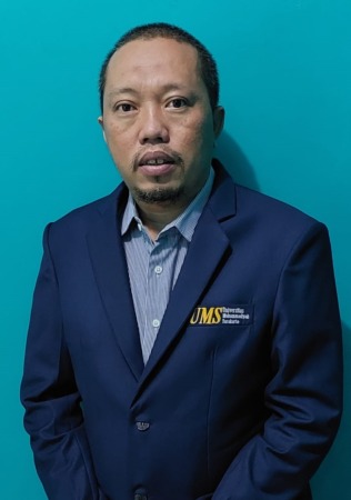 Prof. Dr. Anton A Setyawan, SE, M.Si, selaku Guru Besar Ilmu Manajemen, FEB UMS.