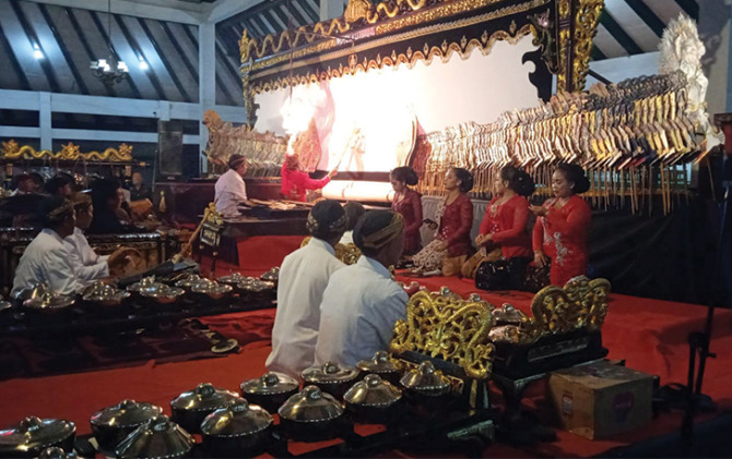NGURI-URI BUDAYA: Pergelaran wayang kulit menyambut Hari Jadi Kabupaten Boyolali, Sabtu (11/6). (ISTIMEWA)