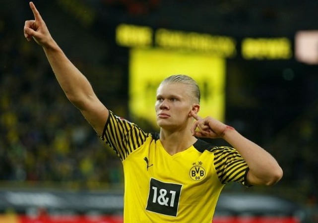 Erling Haaland saat masih berseragam Borussia Dortmund . (Leon Kuegeler/Reuters/Antara)