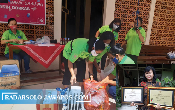 GIGIH: Aktivitas bank sampah portable yang diinisiasi Denok. Foto kanan bawah, penghargaan dari pemerintah untuk Denok Marty Astuti. (SILVESTER KURNIAWAN/RADAR SOLO)