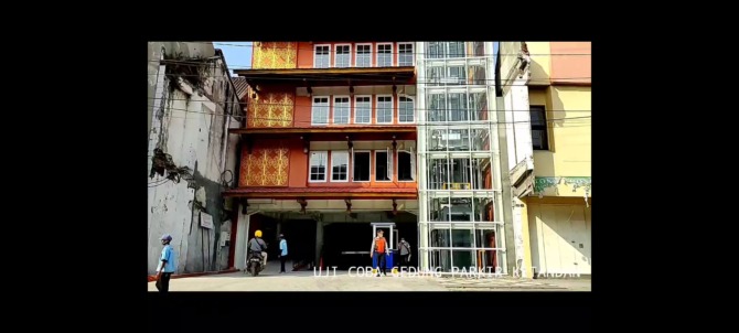Suasana gedung parkir Ketandan di kawasan Pasar Gede. (ISTIMEWA)