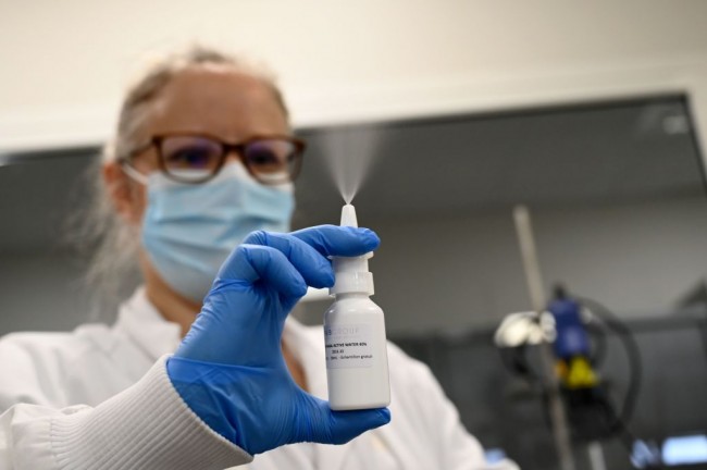 Hasil penelitian internasionsl yang diterbitkan oleh jurnal kesehatan terkemuka di dunia The Lancet Global Health menyimpulkan bahwa Nitric Oxide Nasal Spray (NONS) efektif membantu menangkal berkembangnya virus Covid-19 di saluran pernapasan atas. (Scien