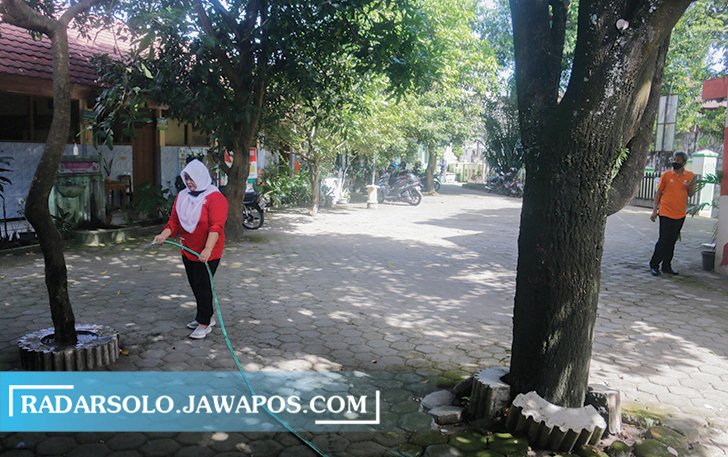 KURANG SISWA: Suasana di SD Negeri Kerten Solo. (M. IHSAN/RADAR SOLO)