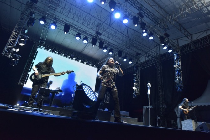 MENAKJUBKAN: Konser Dream Theater di Stadion Manahan, Rabu (10/8). (RAJAWALI INDONESIA)