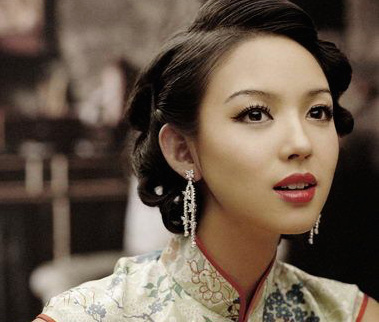 ILUSTRASI. make up Tiongkok. (Cosmetics China Agency)