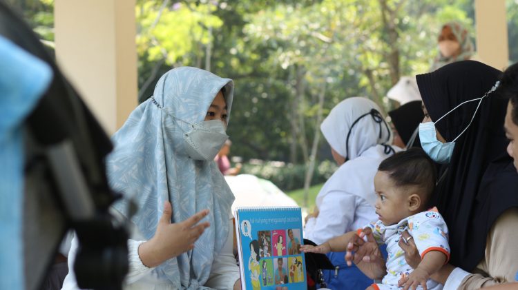 Penyuluhan pentingnya memberikan ASI eksklusif. (dok. Humas Rumah Sakit UI)