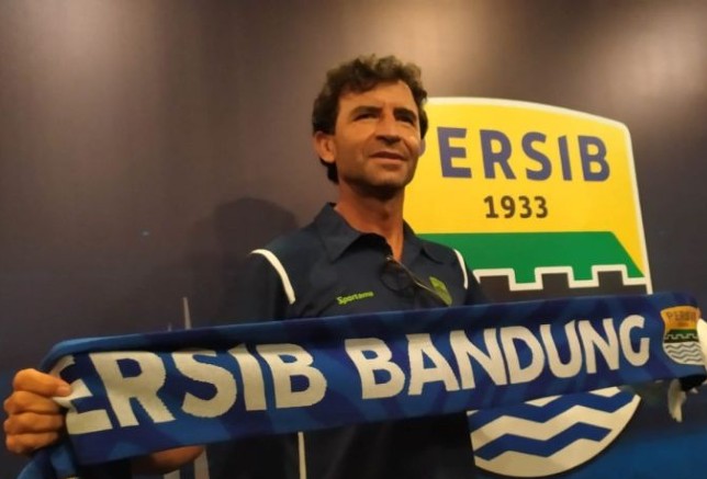Pelatih anyar Persib Bandung Luis Milla. (Bagus Ahmad Rizaldi/Antara)