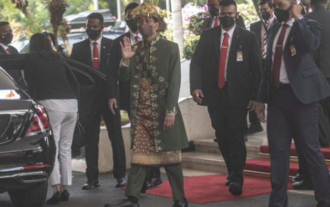 Presiden Joko Widodo usai menghadiri acara Sidang Tahunan MPR Sidang Bersama DPR - DPD tahun 2022, di Gedung Nusantara, Kompleks Parlemen, Senayan, Jakarta, Selasa (16/8). (ANTARA)