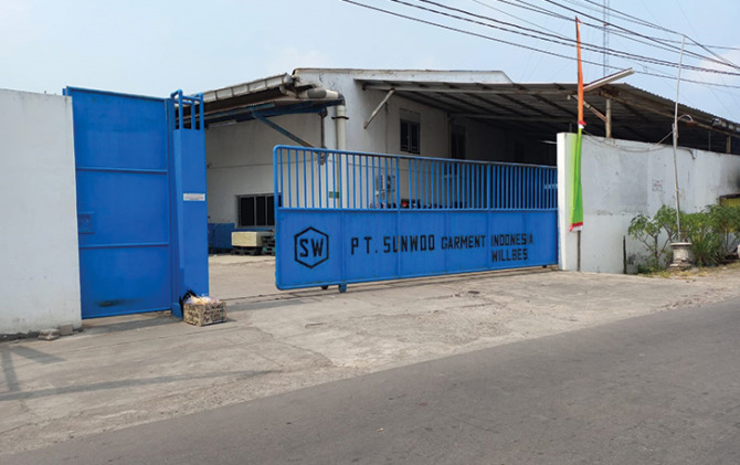 PT Sunwoo Garment Indonesia yang berlokasi di Telukan, Grogol, Sukoharjo terpaksa melakukan PHK kepada karyawan. (IWAN KAWUL/RADAR SOLO)