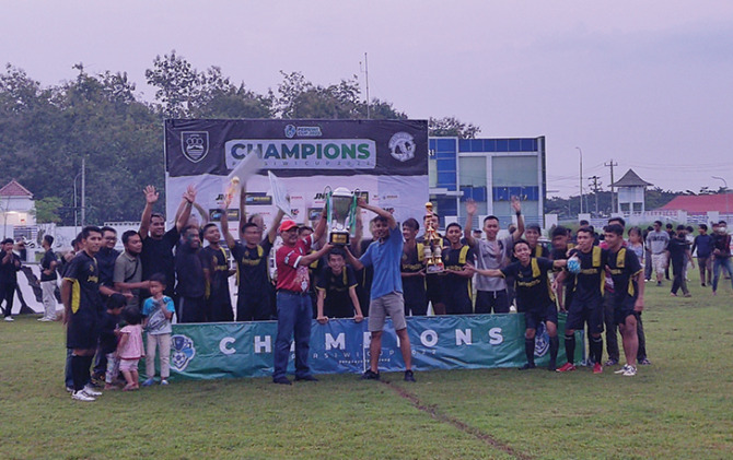 PENJARINGAN BIBIT: Persiwi Cup yang digelar suporter di Lapangan Krisak, Singdutan Sport Center, April lalu. (ISTIMEWA)