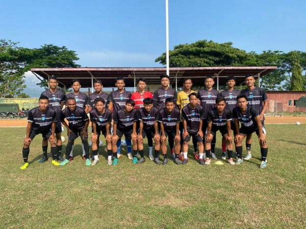 KOMPAK: Skuad Persiwi Wonogiri di sela pertandingan belum lama ini. (PERSIWI WONOGIRI FOR RADAR SOLO)
