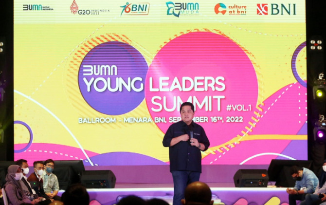 Menteri BUMN Erick Thohir dalam BUMN Young Leader Summit Vol.1 di Menara BNI Jakarta, Jumat (16/9).
