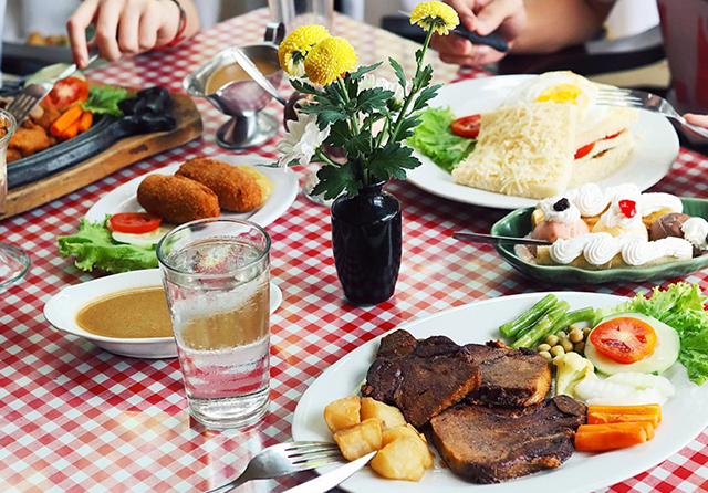 Menu di Toko Oen Malang. (Instagram toko_oen_malang)