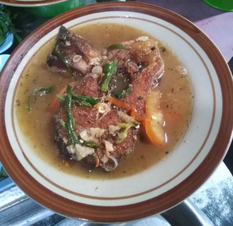 PEDAS: Ikan patin lombok ijo khas Kampung Jati Kembaran, Mulur, Bendosari, Sukoharjo. (IWAN KAWUL/RADAR SOLO)