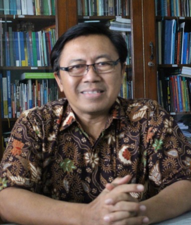 Drs. H. Priyono, M.Si, selaku Dosen Senior Fakultas Geografi UMS