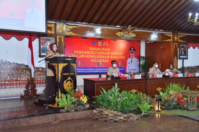 Sosialisasi Pengarusutamaan Gender di Pendapa Graha Satya Praja (GSP) belum lama ini. (IWAN KAWUL/RADAR SOLO)