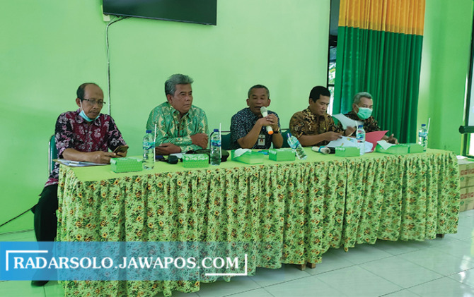 KTNA Sragen menggelar pertemuan di Dinas Pertanian dan Ketahanan Pangan, Kamis (6/10). (AHMAD KHAIRUDIN/RADAR SOLO)