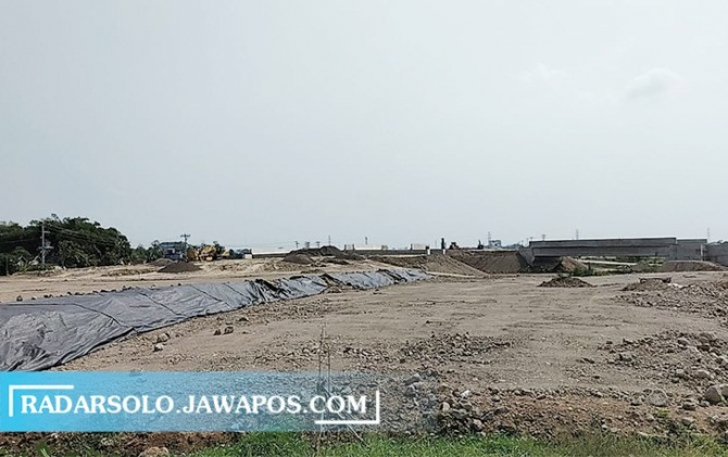 PROYEK STRATEGIS: Pembangunan Tol Solo-Jogja di Kecamatan Banyudono. (RAGIL LISTIYO/RADAR SOLO)