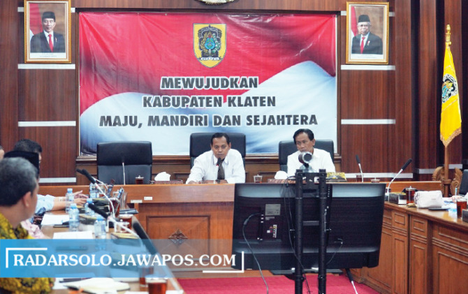 PEMBAHASAN: Pemkab Klaten dan PT JMM menggelar rapat koordinasi, akhir pekan lalu. (ANGGA PURENDA/RADAR SOLO)