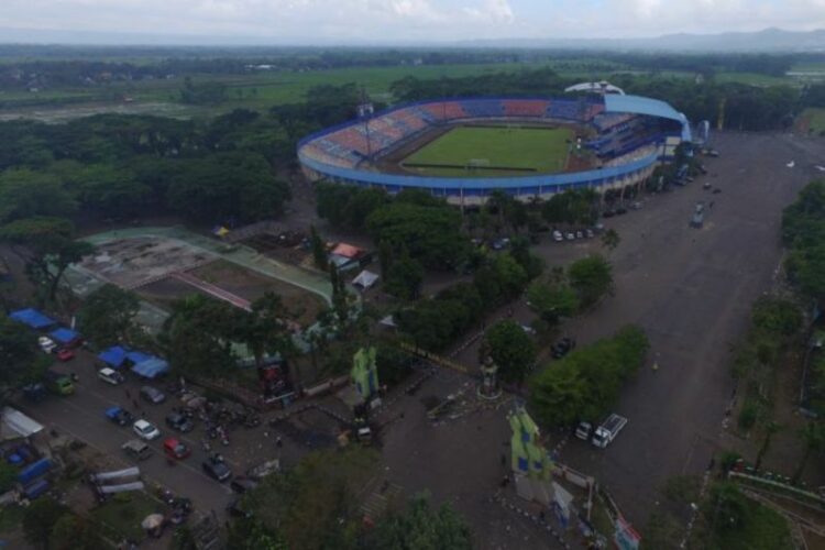 Foto udara kondisi Stadion Kanjuruhan, Kabupaten Malang yang diambil pada Minggu (2/10).(ANTARA Jatim/Naufal Ammar Imaduddin)
