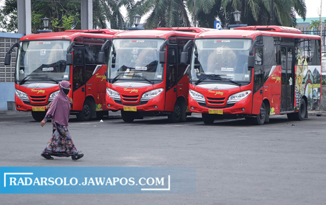 PERSIAPAN: 14 armada Trans Jateng bakal layani rute Solo-Wonogiri. Rencananya trayek ini bakal beroperasi Juli 2023. (DOK. M. IHSAN/RADAR SOLO)