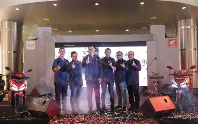 Main dealer Astra Motor Jawa Tengah menggelar event regional public launching New Honda Vario 125 di The Park Mall Solo Baru.