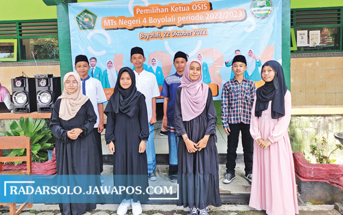 AMANAH: Calon ketua dan wakil ketua OSIS MTsN 4 Boyolali, Sabtu (22/10). (M. NASRULLAH/RADAR SOLO)