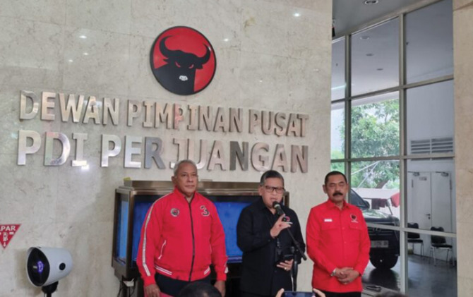 Dewan Kehormatan DPP PDIP menjatuhkam sanksi teguran keras ke Ketua DPC PDIP Surakarta FX Hadi Rudyatmo alias FX Rudy di kantor DPP PDIP, Jalan Diponegoro, Menteng, Jakarta Pusat, Rabu (26/10). (Muhammad Ridwan/JawaPos.com)