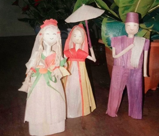 KREATIF: Berbagai kreasi UMKM Jatiroyo Berkarya Mandiri yang terbuat dari kulit jagung hingga serabut kelapa. (RUDI HARTONO/RADAR SOLO)