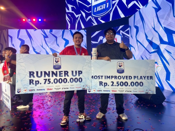 MEMBANGGAKAN: Player Persis Solo Esport Puspamba Ibrahim meraih predikat sebagai MVP dan runner-up Nusapay IFeLeague 1 2022. (PERSIS SOLO OFFICIAL)