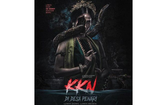 poster film KKN di Desa Penari: Luwih Dowo, Luwih Medeni.