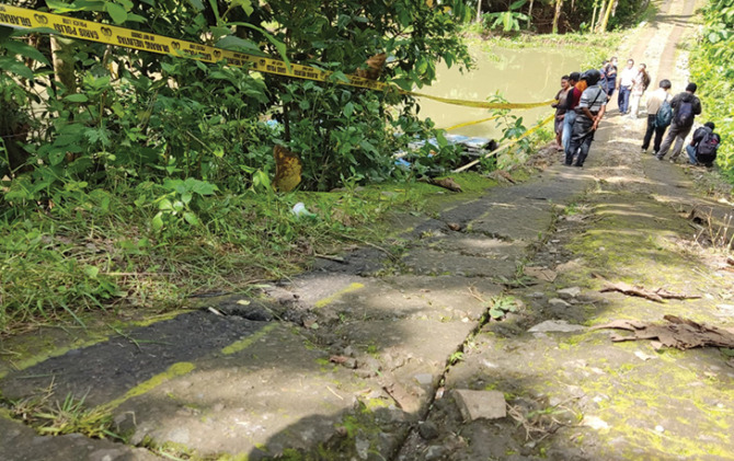 Tanjakan maut di jalan perkampungan di Dusun Dusun Kepuh Kulon, Desa Bumiharjo Kecamatan Nguntoronadi. (IWAN ADI L/RADAR SOLO)