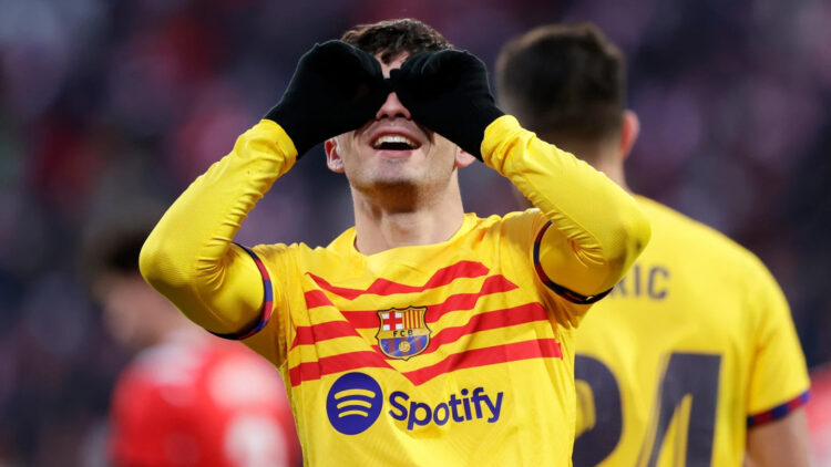 Pedri mencetak gol kemenangan FC Barcelona atas tuan rumah Girona FC di La Liga kemarin (29/1) dini hari WIB. (PAU BARRENA/AFP)