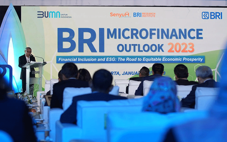 Direktur Utama BRI Sunarso dalam acara BRI Microfinance Outlook 2023 dengan tema Financial Inclusion and ESG: The Road to Equitable Economic Prosperity di Jakarta Kamis (26/1).